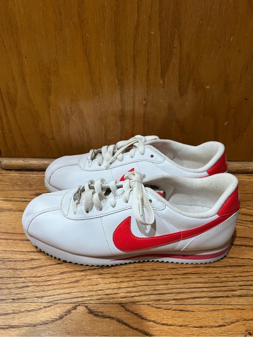 Women’s Nike Cortez White Red Leather Forest Gump Sneakers Size 9.5